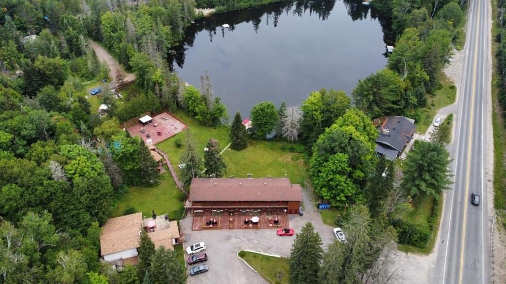 Hotel Du Lac Lenore Sainte-Adele Exterior photo